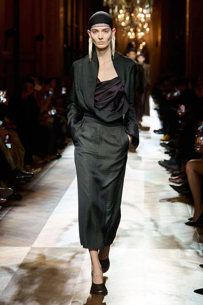 Look 13